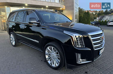 Внедорожник / Кроссовер Cadillac Escalade 2016 в 