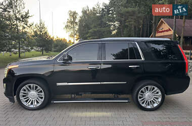 Внедорожник / Кроссовер Cadillac Escalade 2016 в 