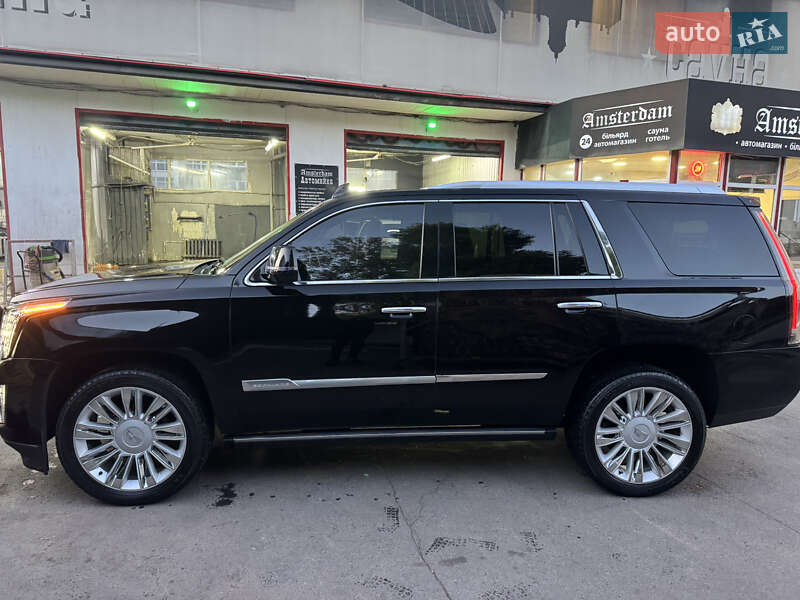 Внедорожник / Кроссовер Cadillac Escalade 2016 в Хмельницком