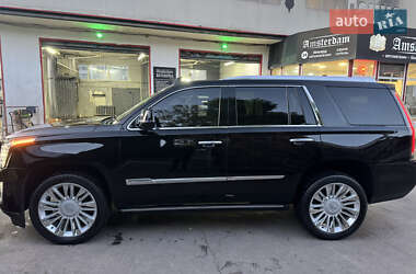 Внедорожник / Кроссовер Cadillac Escalade 2016 в 