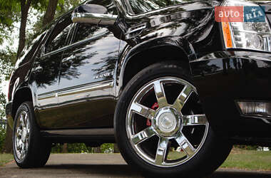 Позашляховик / Кросовер Cadillac Escalade 2008 в 