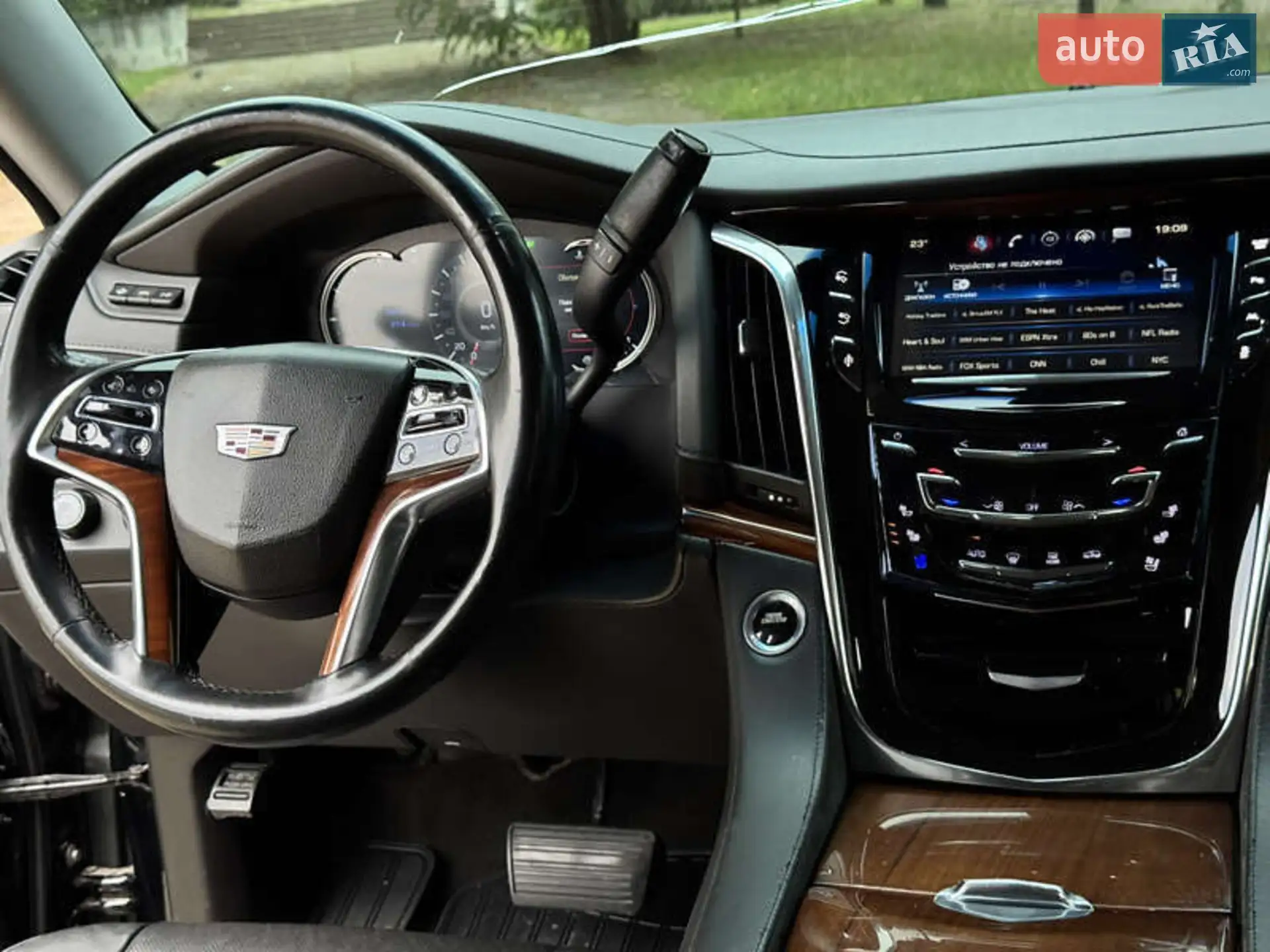 2016 Cadillac Escalade - мініатюра 23