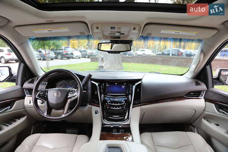 Внедорожник / Кроссовер Cadillac Escalade 2014 в Харькове