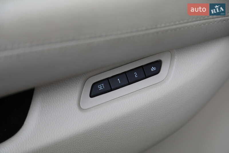Внедорожник / Кроссовер Cadillac Escalade 2014 в Харькове