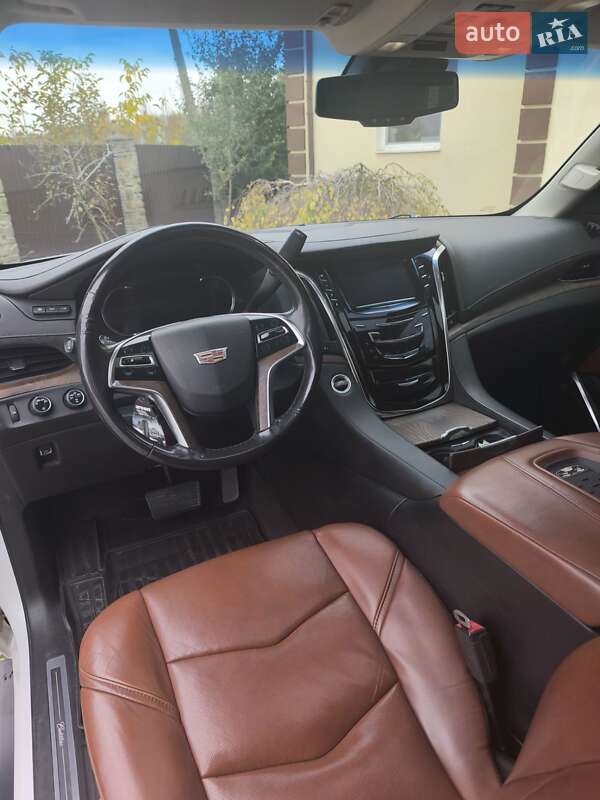 Позашляховик / Кросовер Cadillac Escalade 2016 в Хмельницькому