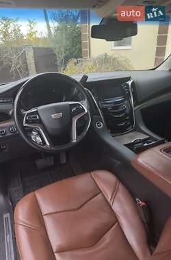 Позашляховик / Кросовер Cadillac Escalade 2016 в 