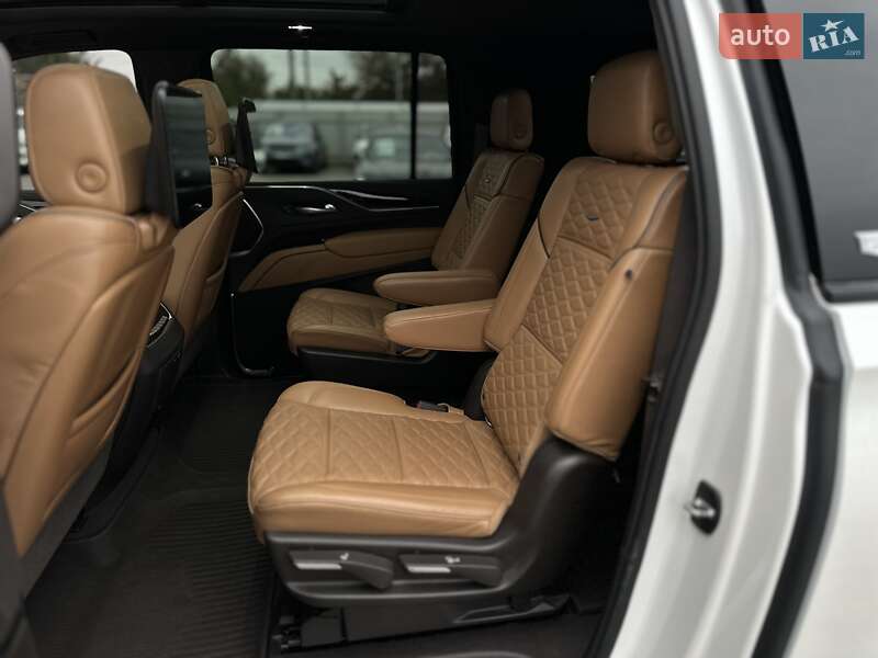 Внедорожник / Кроссовер Cadillac Escalade 2021 в Черновцах