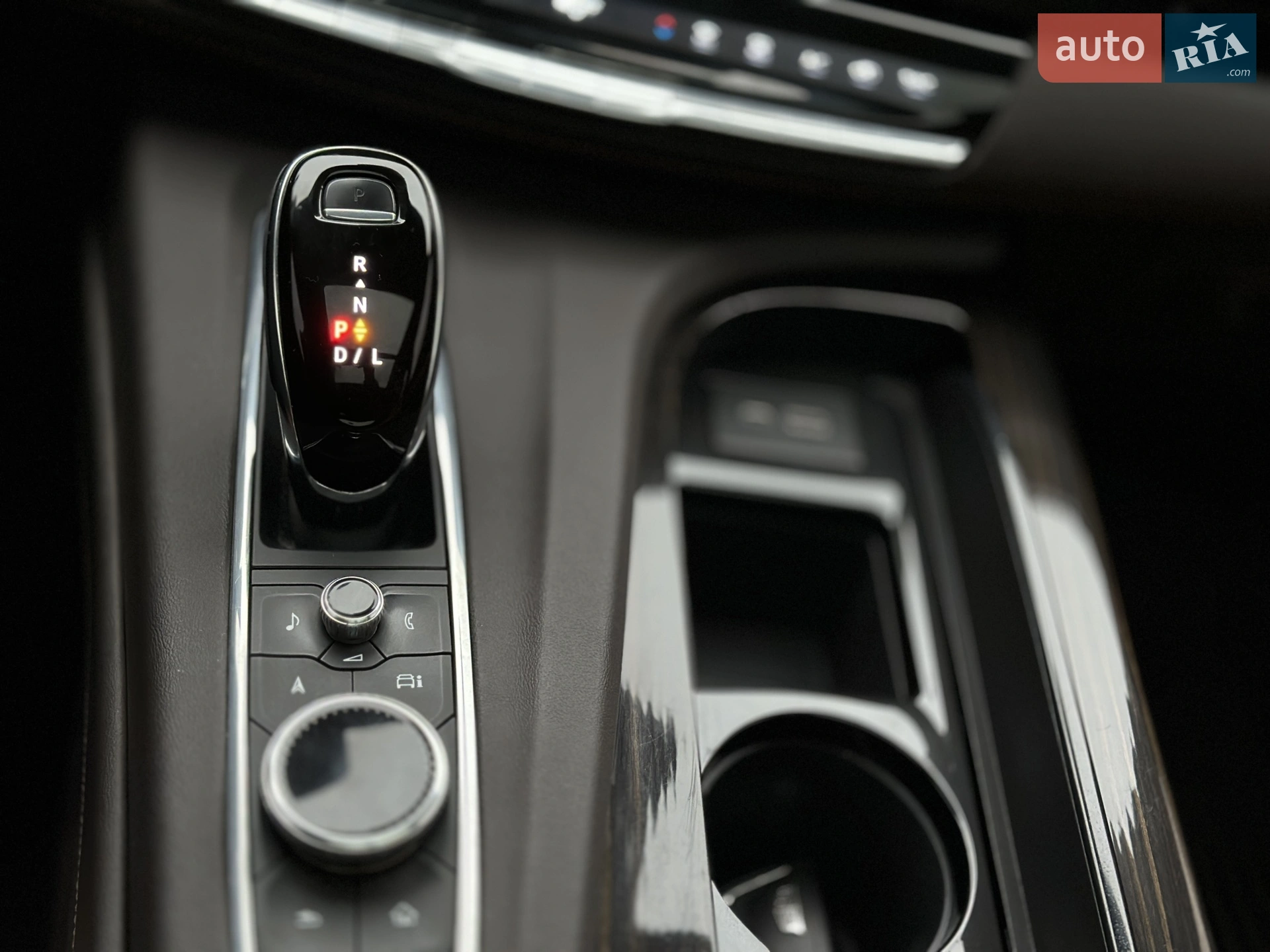 2021 Cadillac Escalade - мініатюра 49
