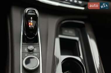Позашляховик / Кросовер Cadillac Escalade 2021 в 