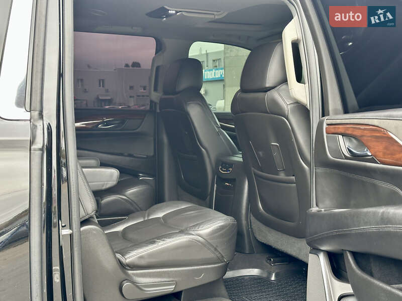 Внедорожник / Кроссовер Cadillac Escalade 2016 в Киеве фото 25 Внедорожник / Кроссовер Cadillac Escalade 2016 в Киеве