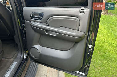 Внедорожник / Кроссовер Cadillac Escalade 2013 в 