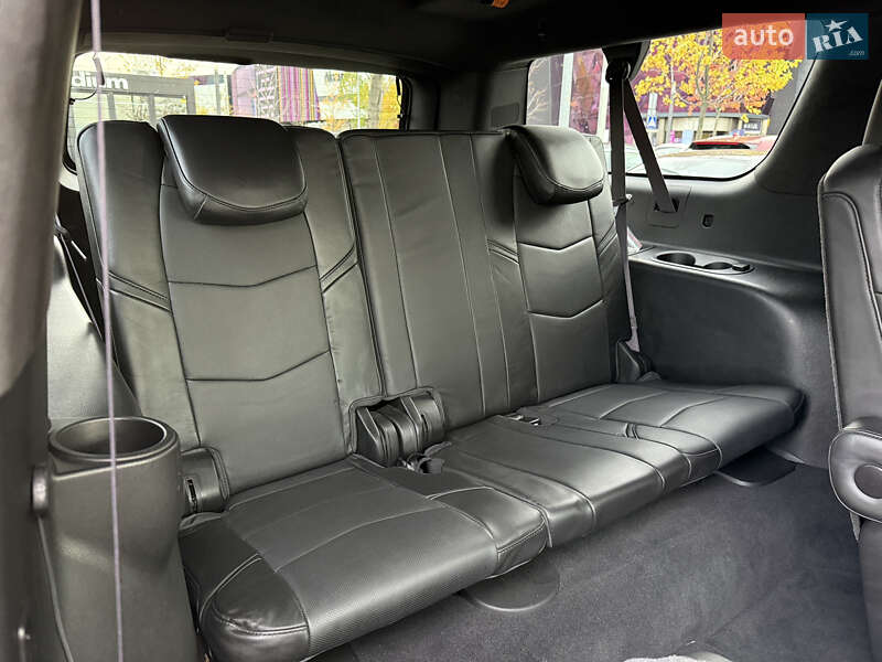 Внедорожник / Кроссовер Cadillac Escalade 2015 в Киеве