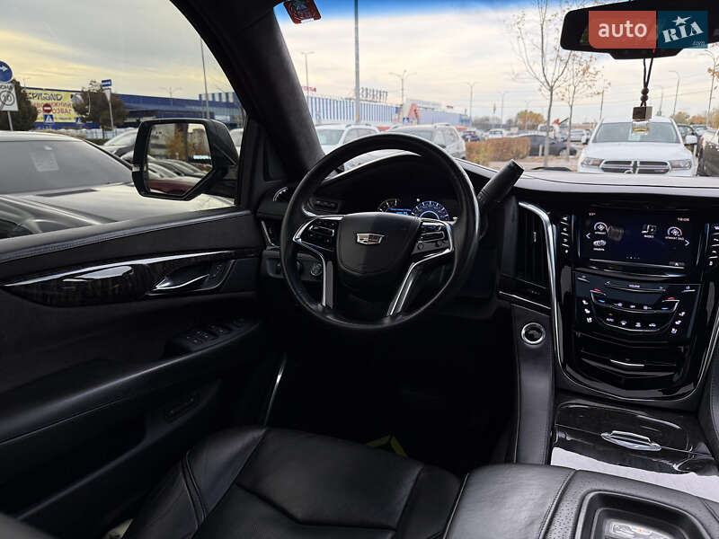 Внедорожник / Кроссовер Cadillac Escalade 2015 в Киеве