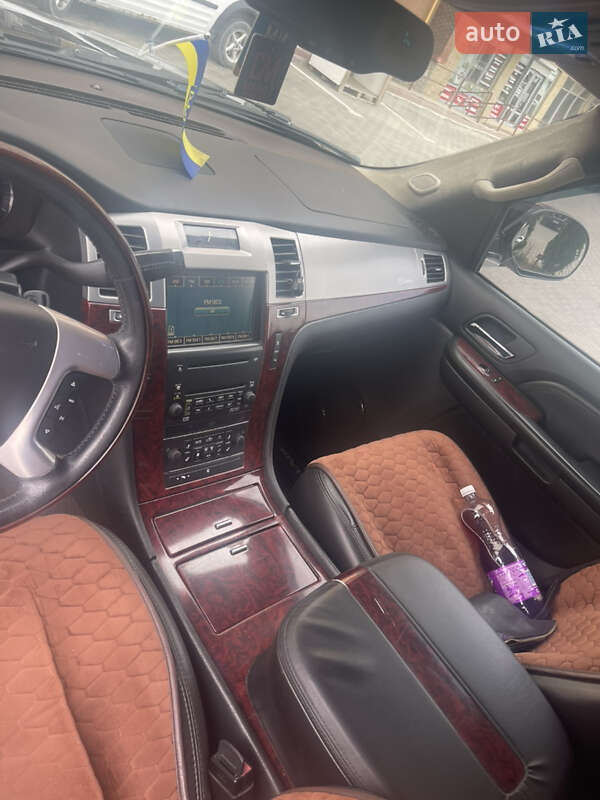 Внедорожник / Кроссовер Cadillac Escalade 2008 в Тернополе фото 8 Внедорожник / Кроссовер Cadillac Escalade 2008 в Тернополе
