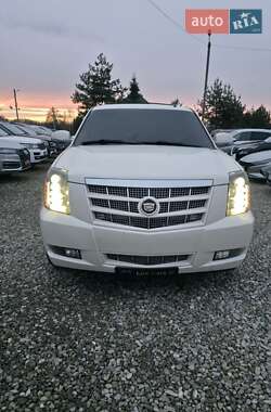 Внедорожник / Кроссовер Cadillac Escalade 2013 в Ивано-Франковске