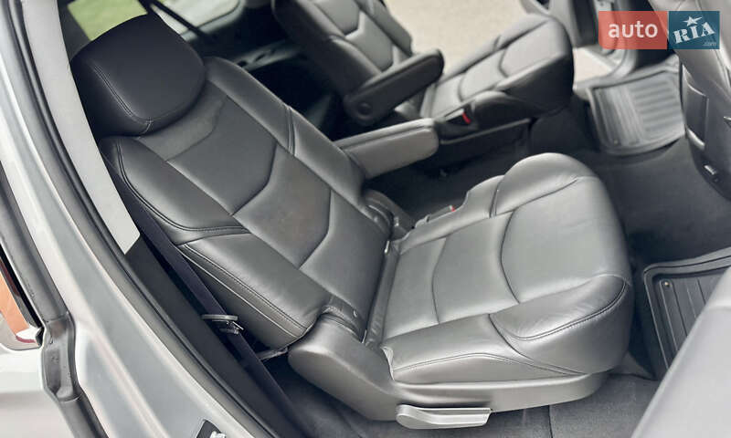 Позашляховик / Кросовер Cadillac Escalade 2016 в Києві фото 34 Позашляховик / Кросовер Cadillac Escalade 2016 в Києві