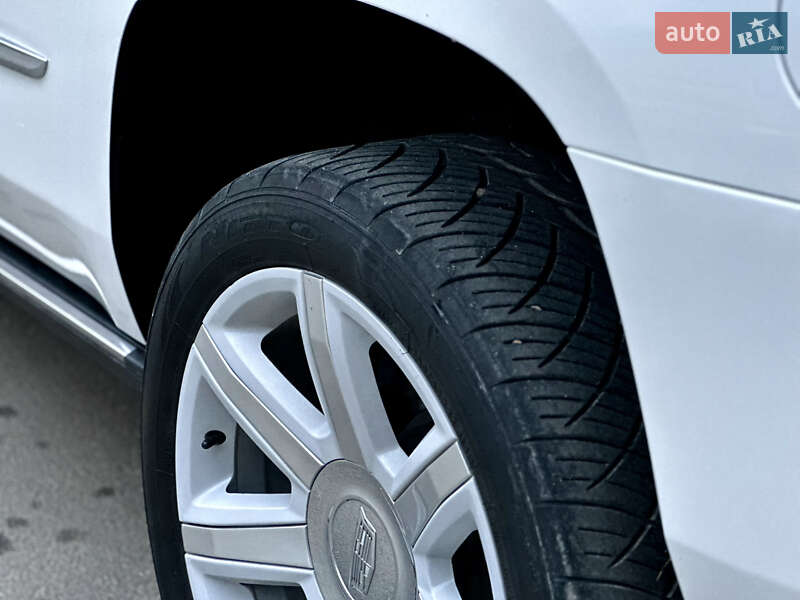 Позашляховик / Кросовер Cadillac Escalade 2016 в Тернополі фото 20 Позашляховик / Кросовер Cadillac Escalade 2016 в Тернополі