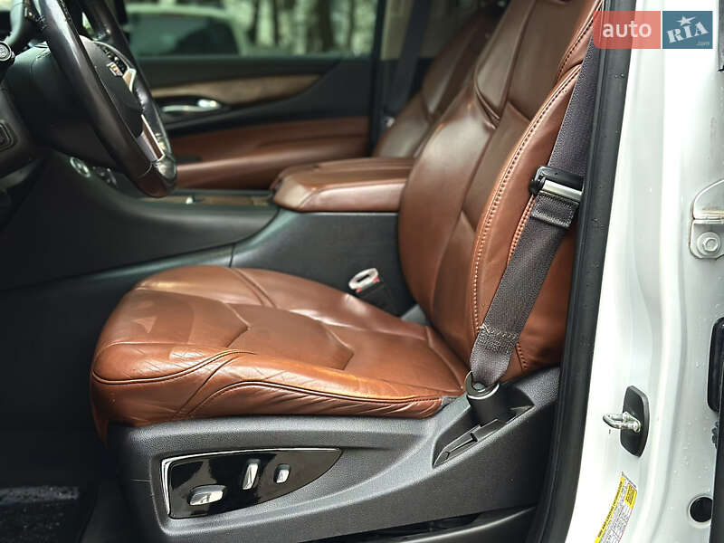 Позашляховик / Кросовер Cadillac Escalade 2016 в Тернополі фото 22 Позашляховик / Кросовер Cadillac Escalade 2016 в Тернополі