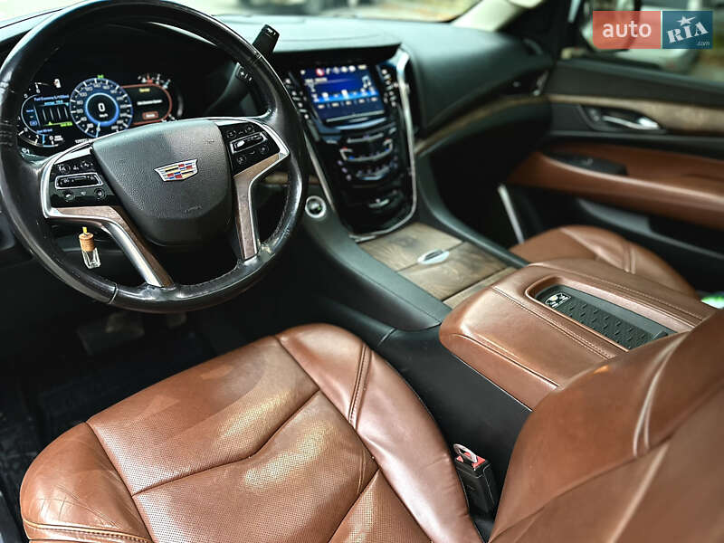 Позашляховик / Кросовер Cadillac Escalade 2016 в Тернополі фото 29 Позашляховик / Кросовер Cadillac Escalade 2016 в Тернополі