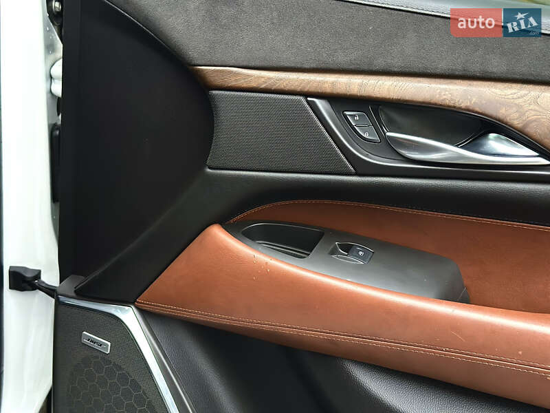 Позашляховик / Кросовер Cadillac Escalade 2016 в Тернополі фото 36 Позашляховик / Кросовер Cadillac Escalade 2016 в Тернополі