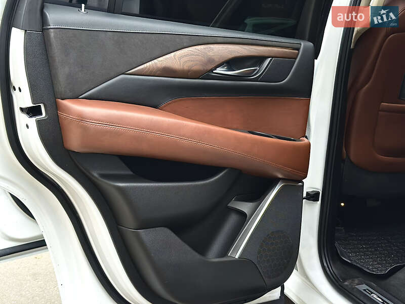 Позашляховик / Кросовер Cadillac Escalade 2016 в Тернополі фото 46 Позашляховик / Кросовер Cadillac Escalade 2016 в Тернополі