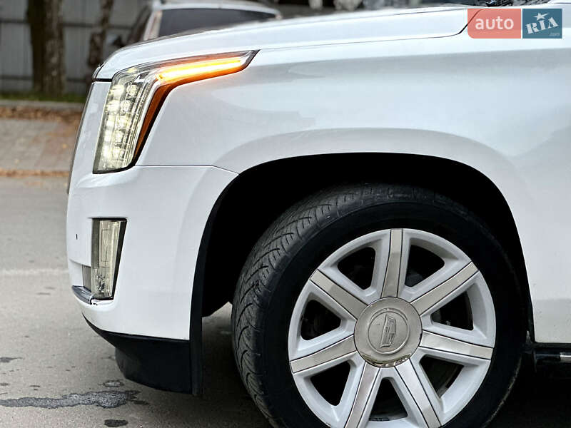 Позашляховик / Кросовер Cadillac Escalade 2016 в Тернополі фото 58 Позашляховик / Кросовер Cadillac Escalade 2016 в Тернополі