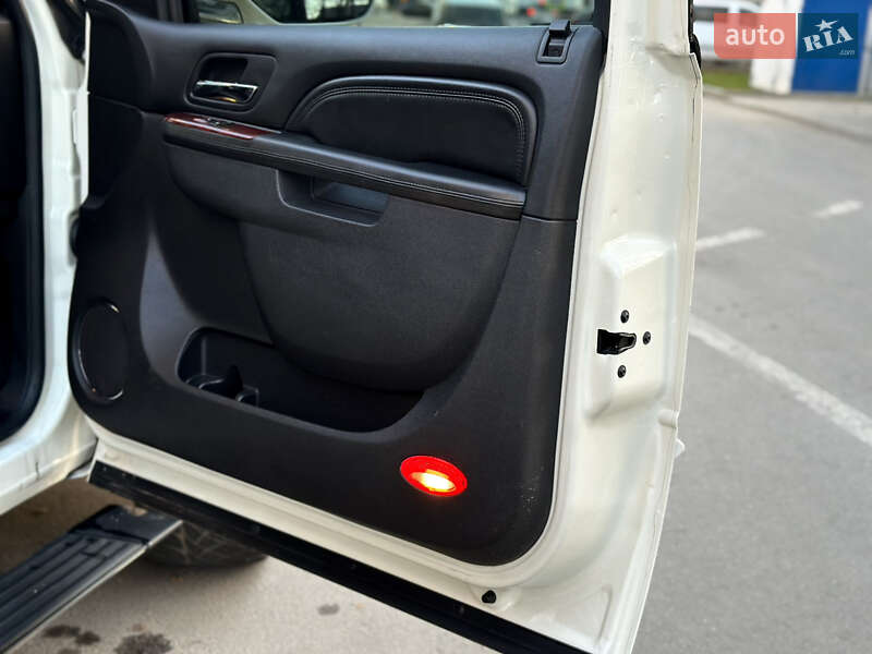 Позашляховик / Кросовер Cadillac Escalade 2013 в Тернополі фото 33 Позашляховик / Кросовер Cadillac Escalade 2013 в Тернополі