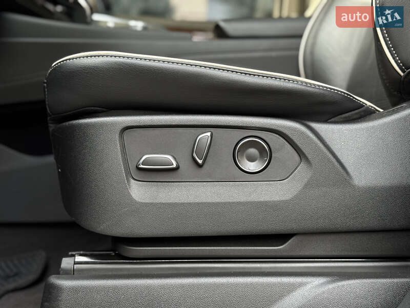 Позашляховик / Кросовер Cadillac Escalade 2023 в Києві фото 16 Позашляховик / Кросовер Cadillac Escalade 2023 в Києві