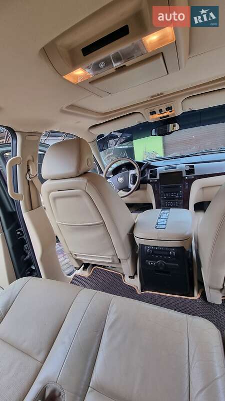 Внедорожник / Кроссовер Cadillac Escalade 2007 в Виннице фото 7 Внедорожник / Кроссовер Cadillac Escalade 2007 в Виннице