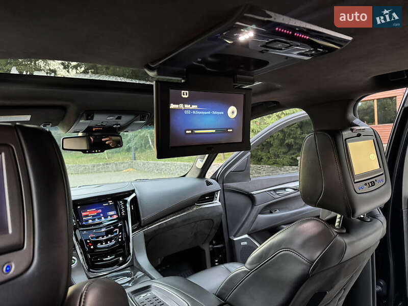 Внедорожник / Кроссовер Cadillac Escalade 2016 в Хмельницком