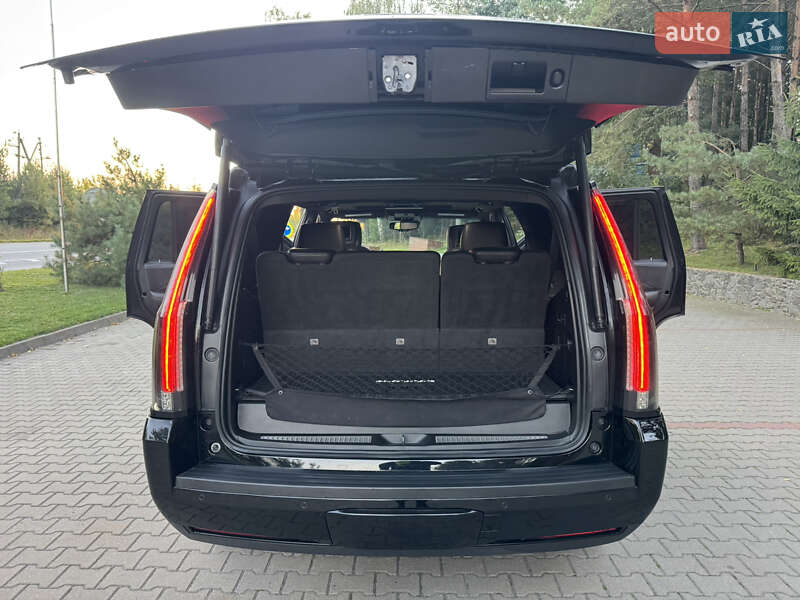 Внедорожник / Кроссовер Cadillac Escalade 2016 в Хмельницком