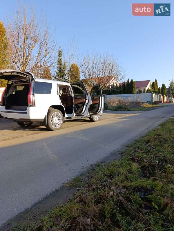 Позашляховик / Кросовер Cadillac Escalade 2019 в Вінниці
