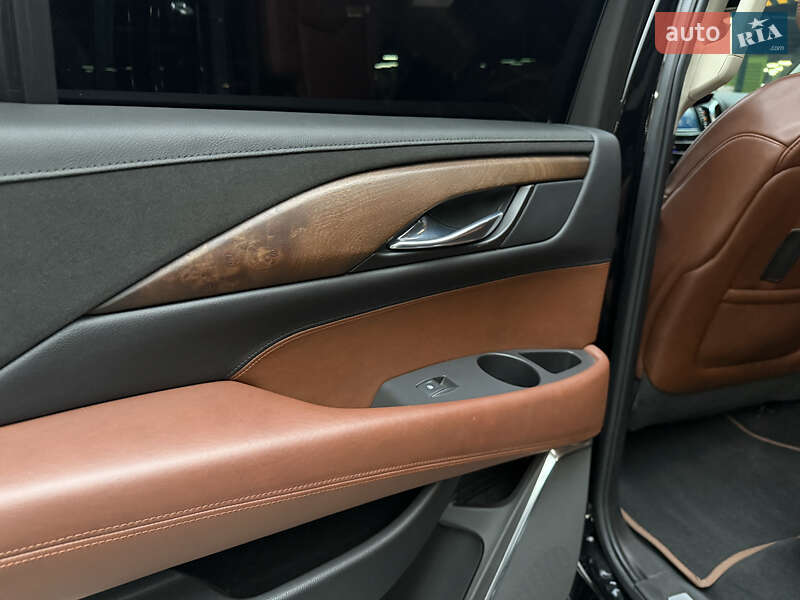 Позашляховик / Кросовер Cadillac Escalade 2014 в Києві фото 28 Позашляховик / Кросовер Cadillac Escalade 2014 в Києві