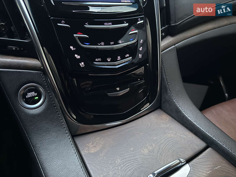 Позашляховик / Кросовер Cadillac Escalade 2014 в Києві фото 40 Позашляховик / Кросовер Cadillac Escalade 2014 в Києві