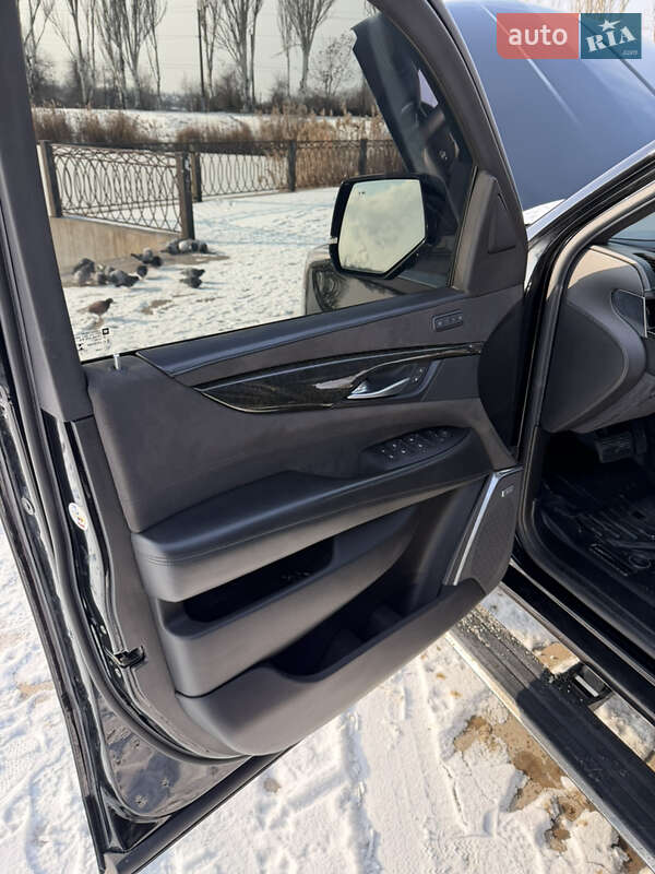 Внедорожник / Кроссовер Cadillac Escalade 2018 в Кривом Роге