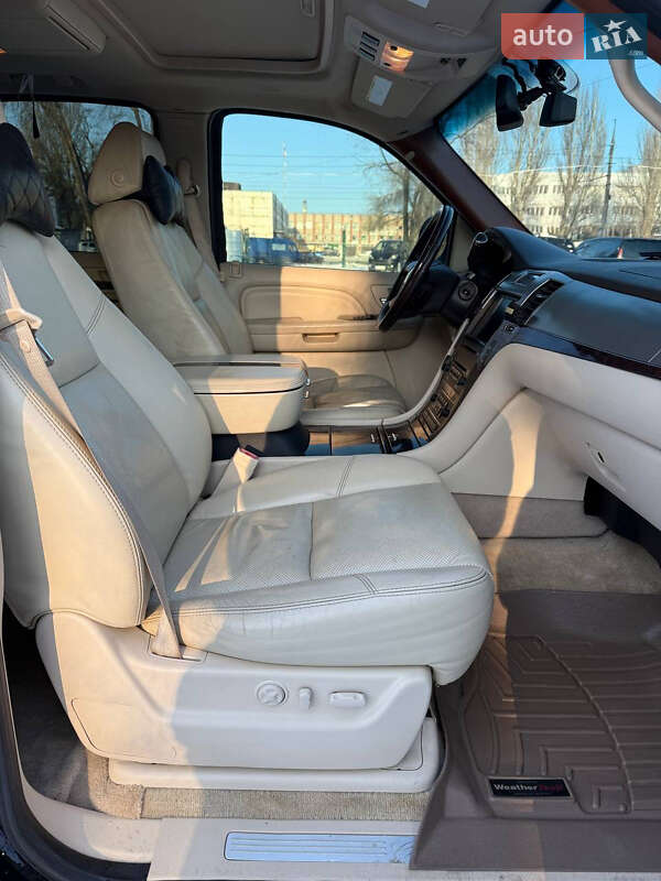 Внедорожник / Кроссовер Cadillac Escalade 2006 в Запорожье фото 8 Внедорожник / Кроссовер Cadillac Escalade 2006 в Запорожье