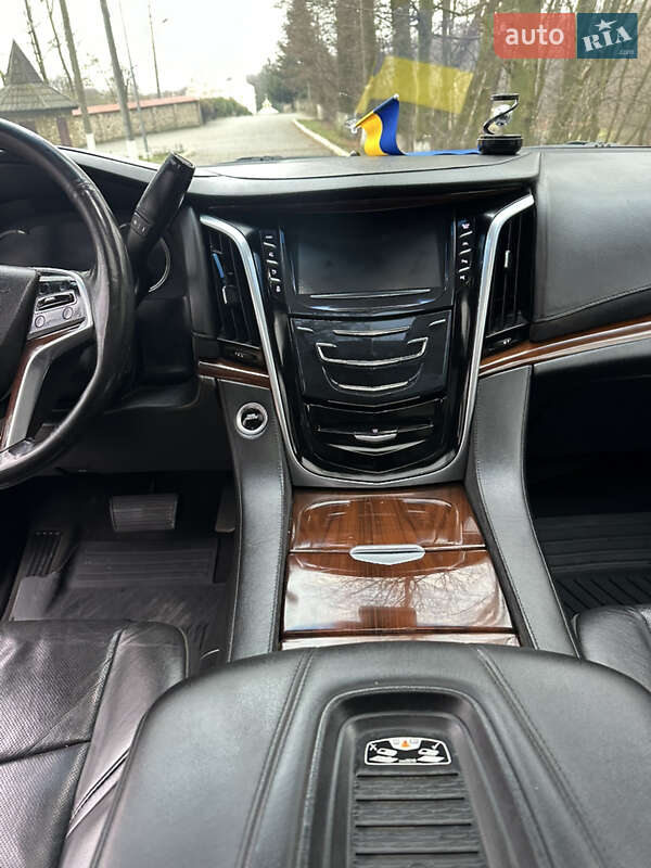 Внедорожник / Кроссовер Cadillac Escalade 2018 в Черновцах