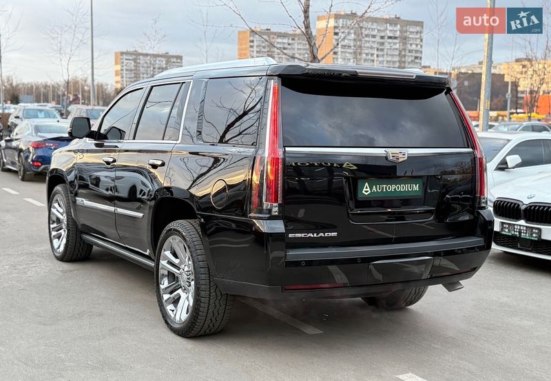Внедорожник / Кроссовер Cadillac Escalade 2014 в Киеве