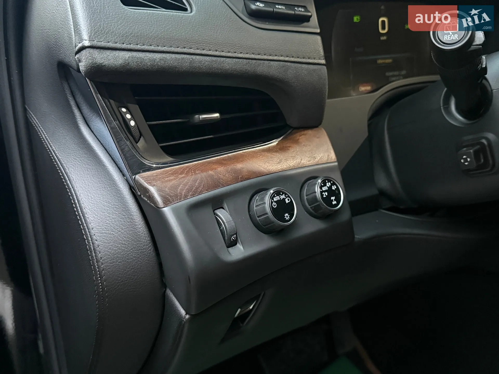 2014 Cadillac Escalade - мініатюра 21