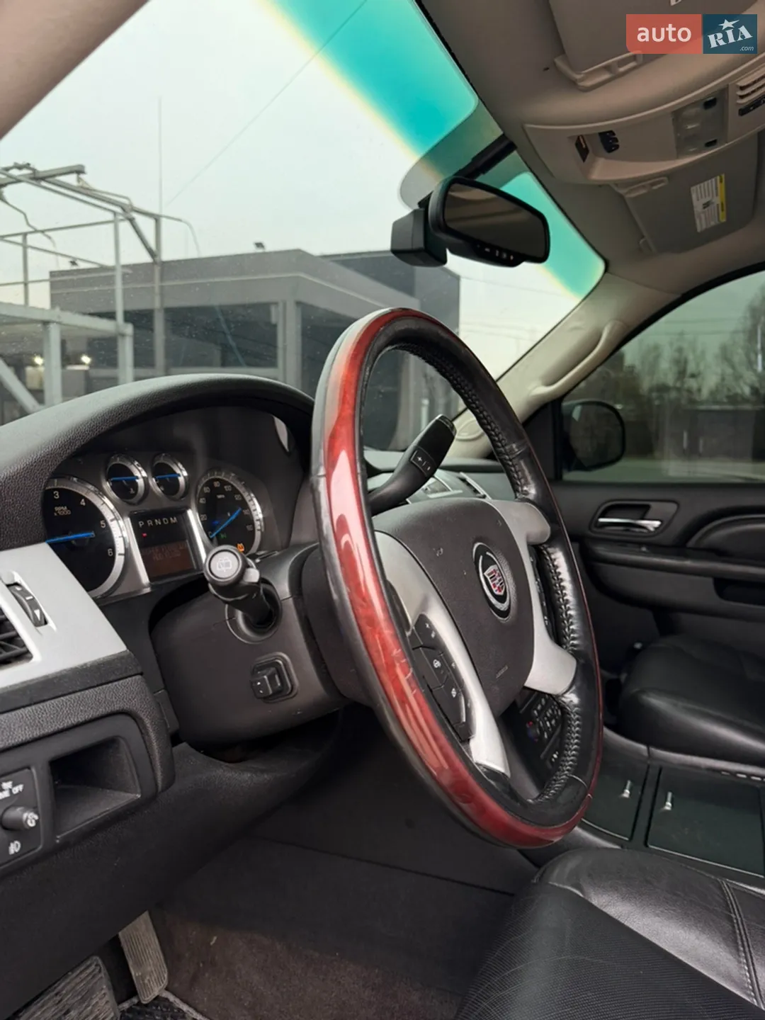 2011 Cadillac Escalade - мініатюра 13