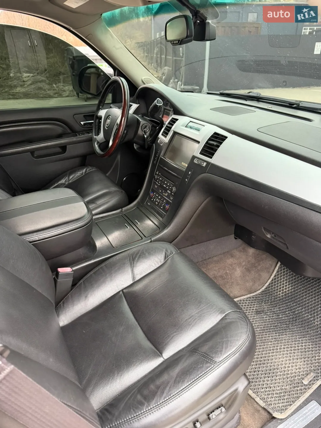 2011 Cadillac Escalade - мініатюра 21