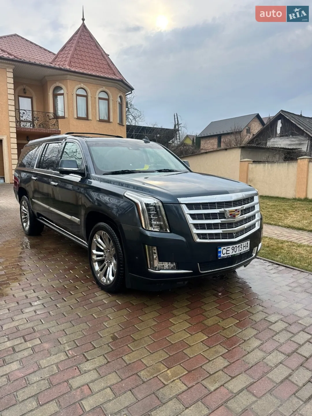 2018 Cadillac Escalade - мініатюра 3