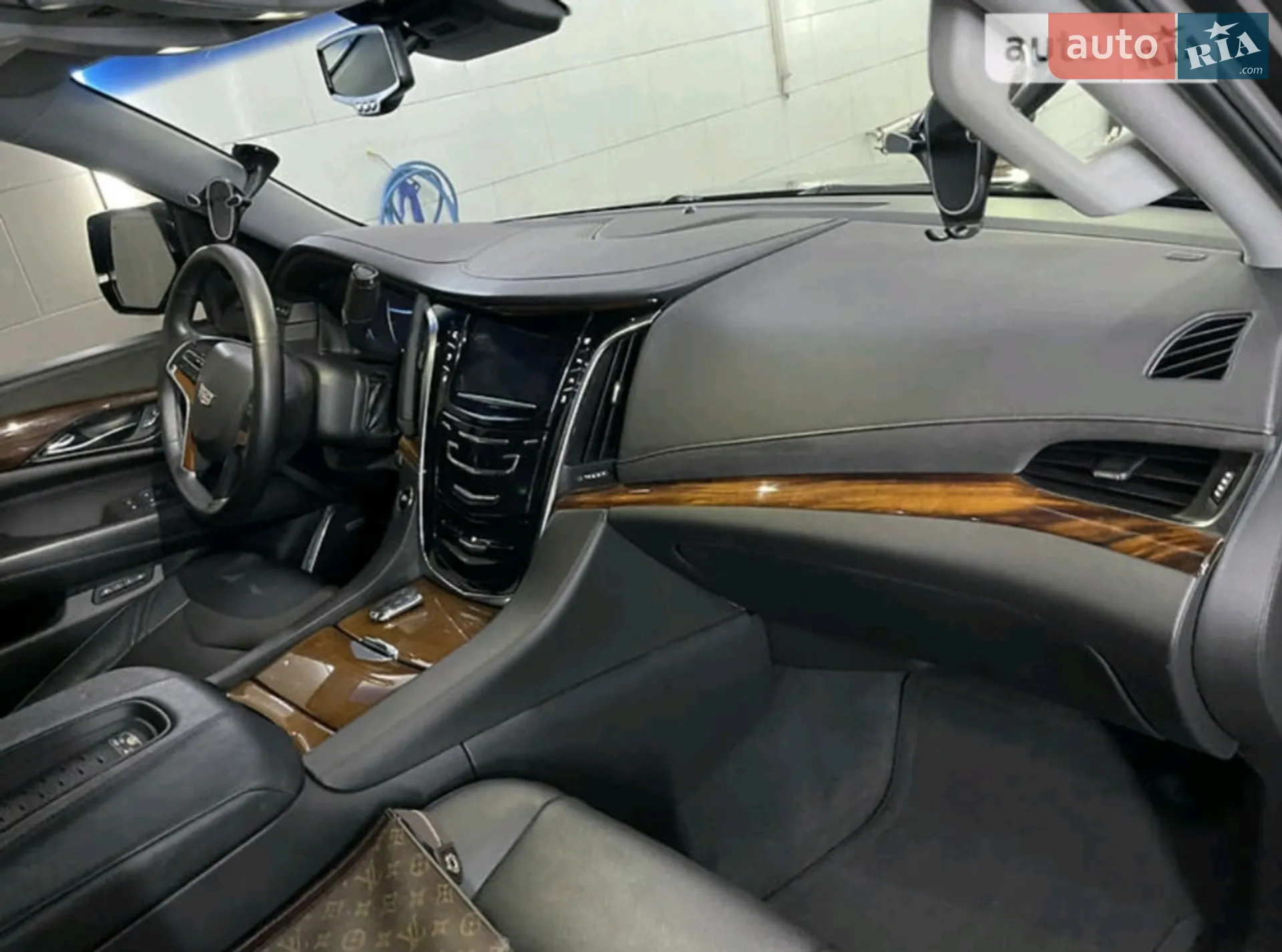 2016 Cadillac Escalade - мініатюра 3