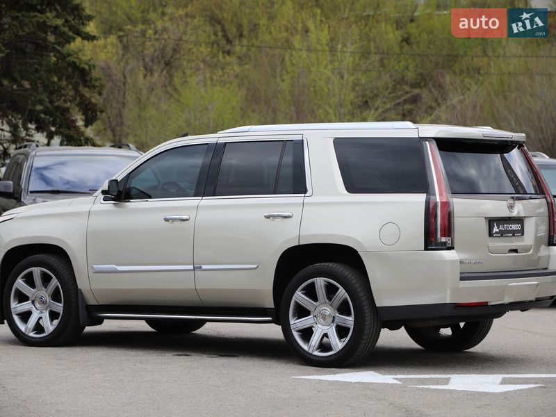 Позашляховик / Кросовер Cadillac Escalade 2014 в Харкові