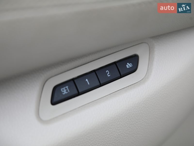 Позашляховик / Кросовер Cadillac Escalade 2014 в Харкові