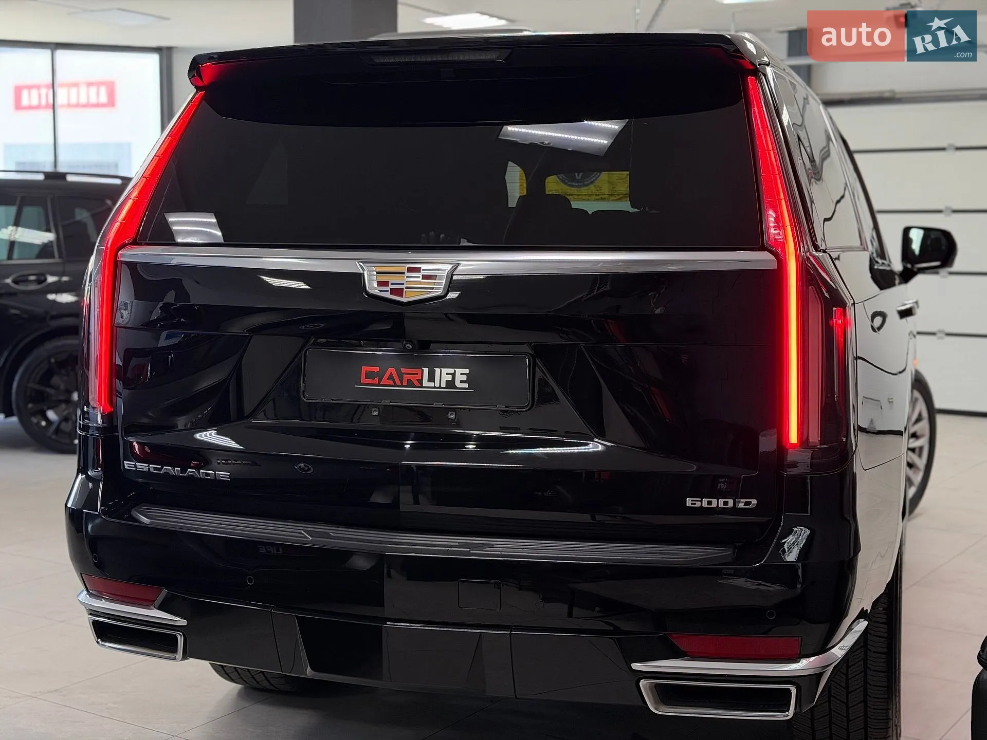 2023 Cadillac Escalade - мініатюра 18