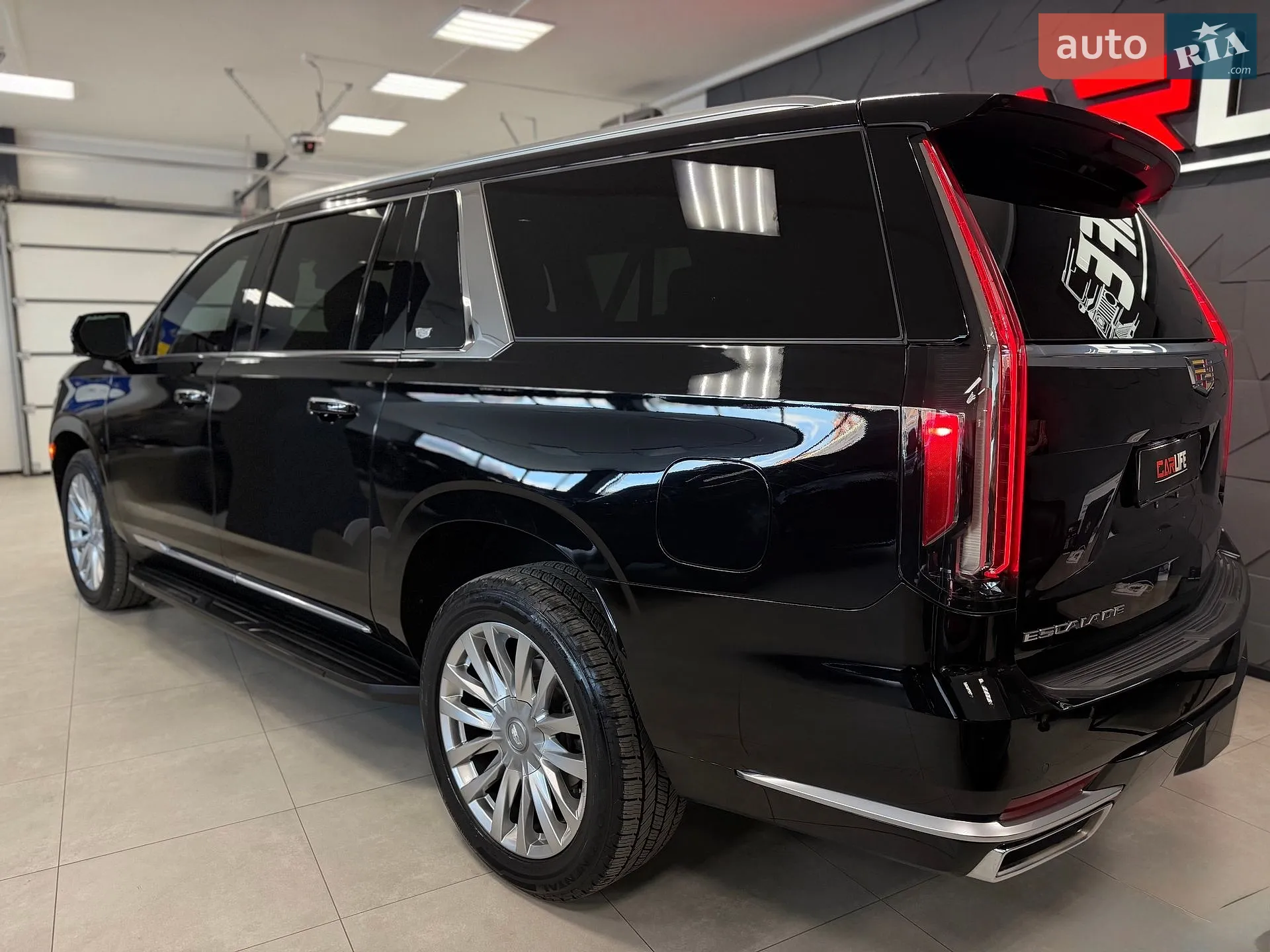 2023 Cadillac Escalade - мініатюра 26