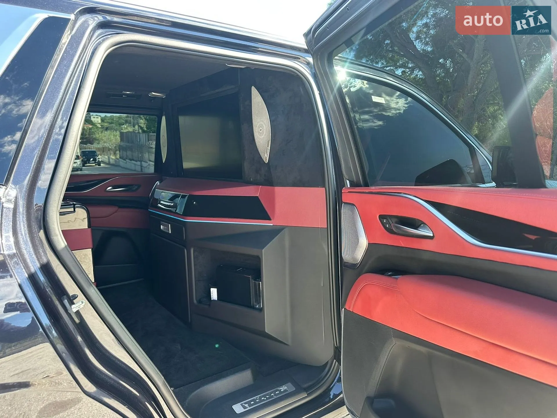 2022 Cadillac Escalade - мініатюра 19