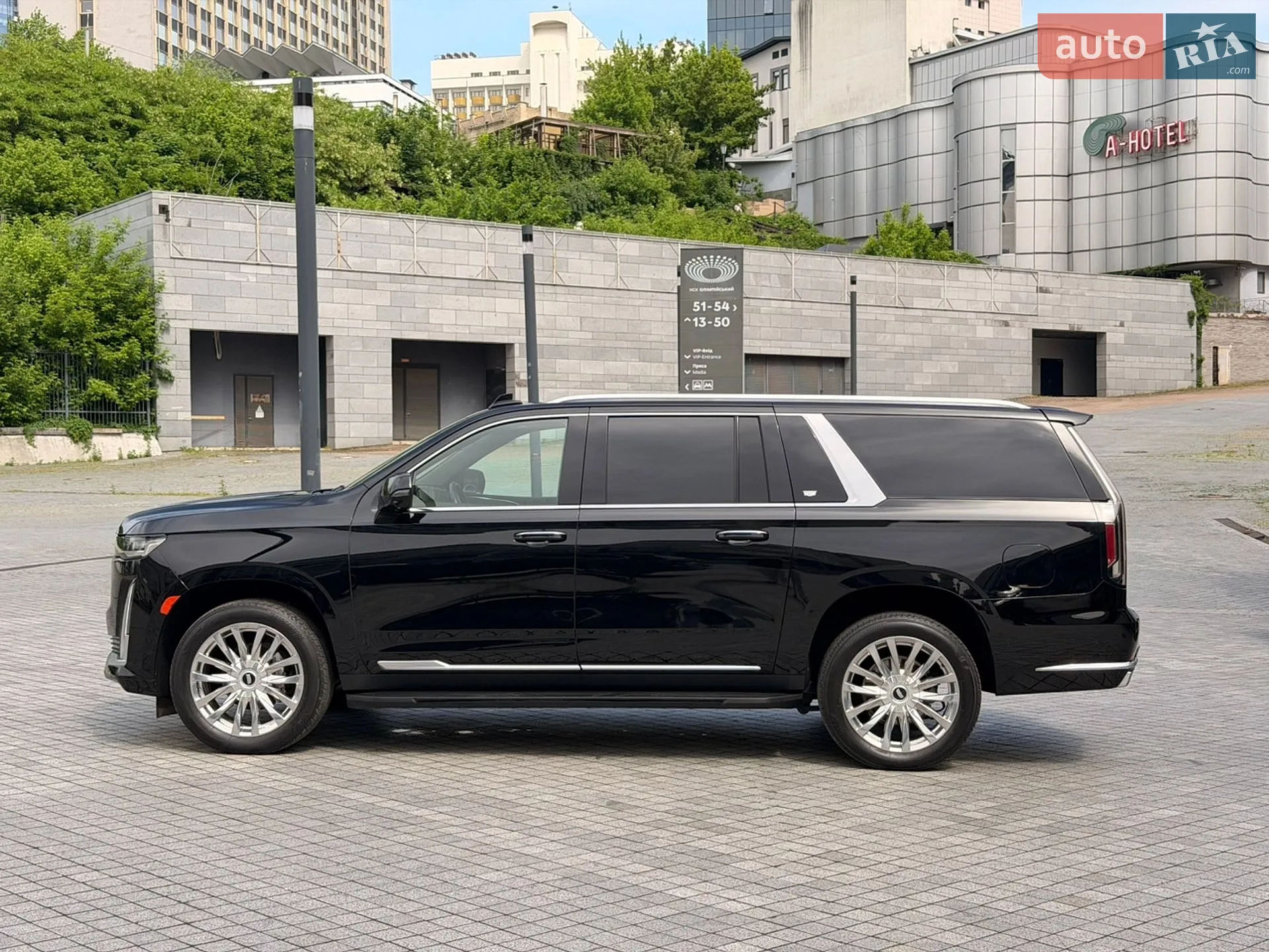 2021 Cadillac Escalade - мініатюра 5
