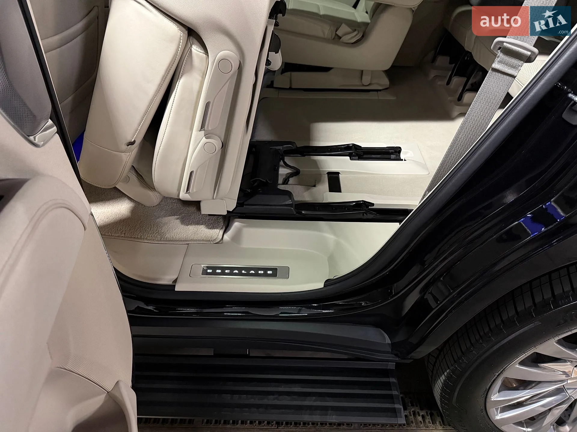 2022 Cadillac Escalade - мініатюра 91